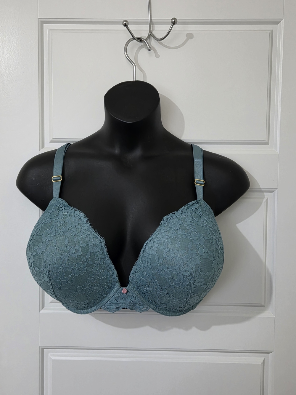Victoria's Secret Dream Angels Push-Up Bra Size 44DDD NWOT MSRP $79.99